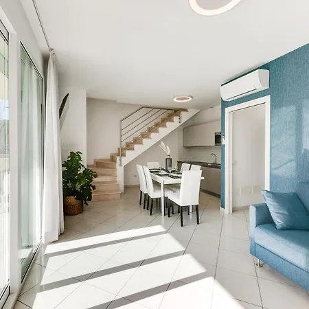 公寓 Residenza Acquamarina - Siroli Collection 切尔维亚
